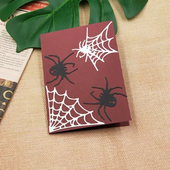 Helovinas metalo pjovimo užrašų knygelė, voras ir voratinklyje iškilumo pjovimo už sveikinimus ir dovanų kortelė apdaila