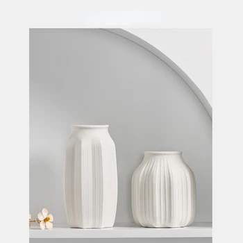 Keramikos vaza, paprastas stilius kūrybos apdaila stalas namuose kambarį dekoruoti gėlių kompozicijų džiovintų gėlių žiedų prietaisas