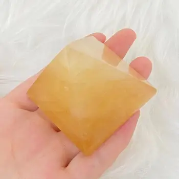 Natūralus geltonas kalcitas kristalinis kvarcas energijos piramidės Reiki gydymo dovana kambarį apdailos 5.5-6 cm